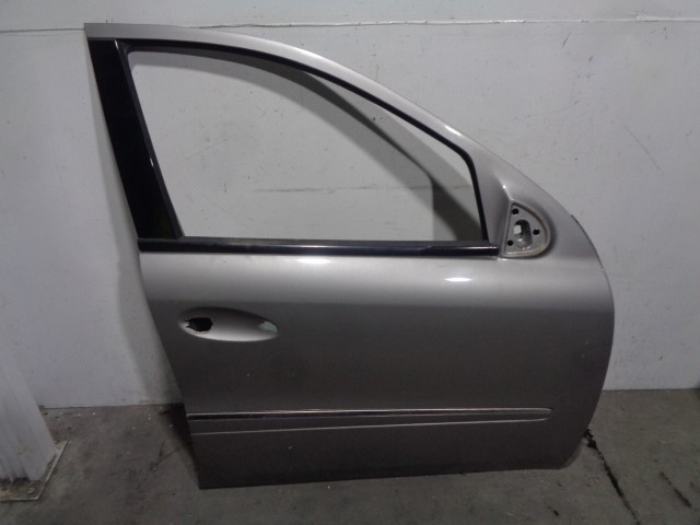 Drzwi przednie prawe A1647200205 MERCEDES