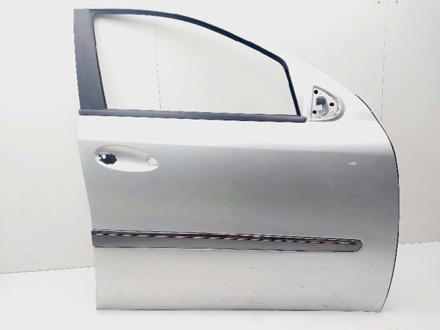 Drzwi przednie prawe A1647200205 MERCEDES