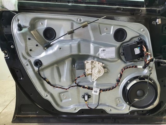 Mechanizm podnoszenia szyby drzwi przednich lewych A1647201579 MERCEDES