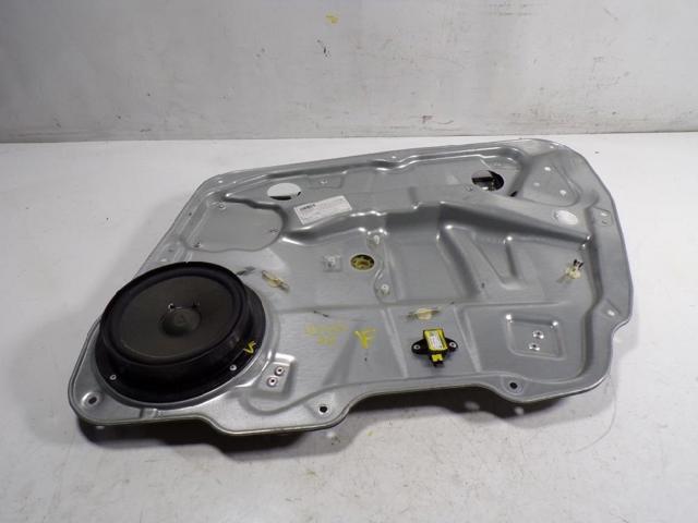 Mechanizm podnoszenia szyby drzwi przednich prawych A1647201679 MERCEDES