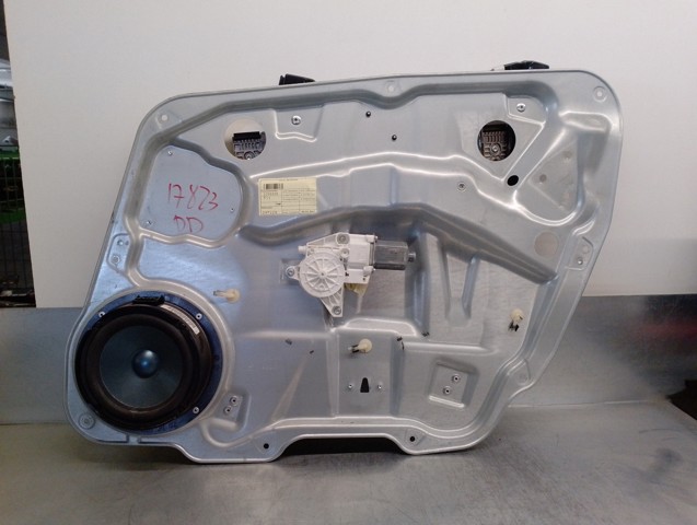 Mechanizm podnoszenia szyby drzwi przednich prawych A1647201679 MERCEDES