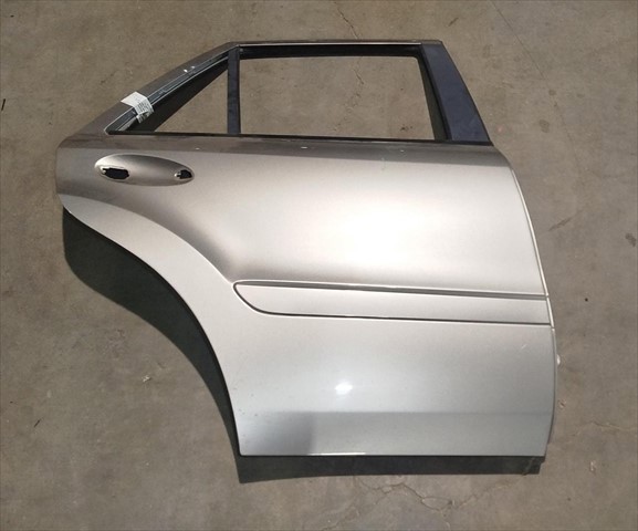 Drzwi tylne prawe A1647300205 MERCEDES