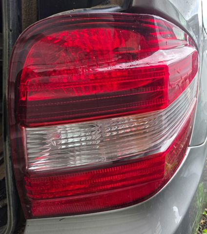 Lampa zespolona tylna prawa A1648200264 MERCEDES