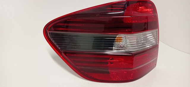 Lampa zespolona tylna lewa A1648202164 MERCEDES