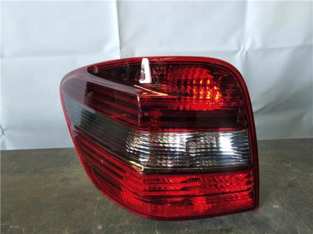 Lampa zespolona tylna lewa A1648202164 MERCEDES