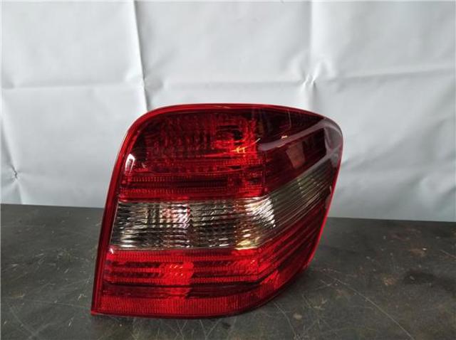 Lampa zespolona tylna prawa A1648203864 MERCEDES