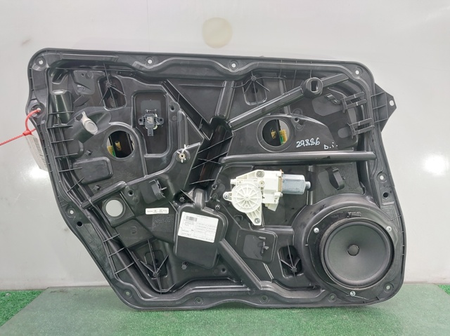 Mechanizm podnoszenia szyby drzwi przednich lewych A1667200179 MERCEDES