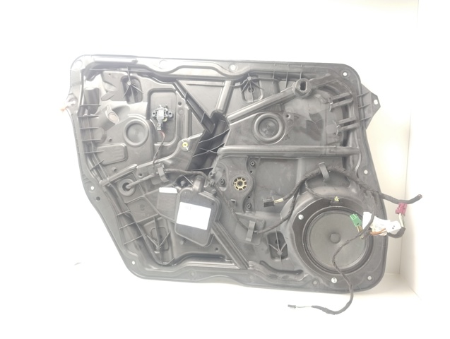 Mechanizm podnoszenia szyby drzwi przednich lewych A1667200179 MERCEDES