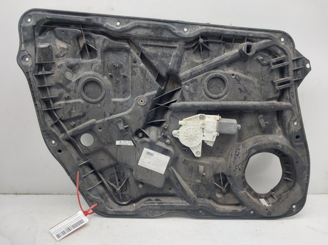 Mechanizm podnoszenia szyby drzwi przednich lewych A1667200179 MERCEDES