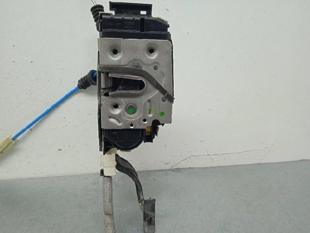 Zamek drzwi przednich prawych A1667200435 MERCEDES