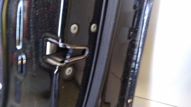 Zamek drzwi przednich prawych A1667200435 MERCEDES