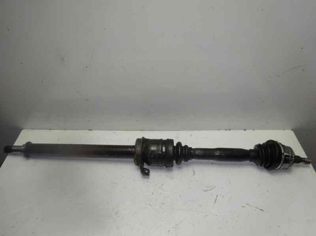 Półoś napędowa przednia prawa A1683601972 MERCEDES