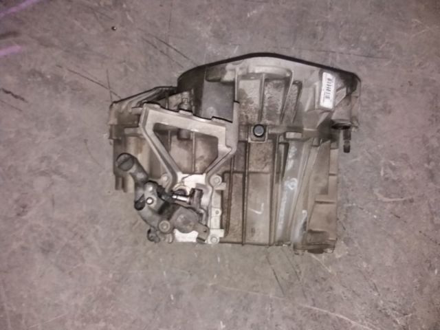 Mechaniczna skrzynia biegów w komplecie A1683602000 MERCEDES