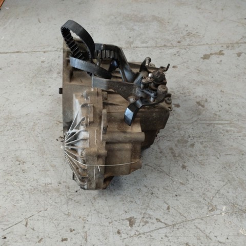 Mechaniczna skrzynia biegów w komplecie A1683602000 MERCEDES
