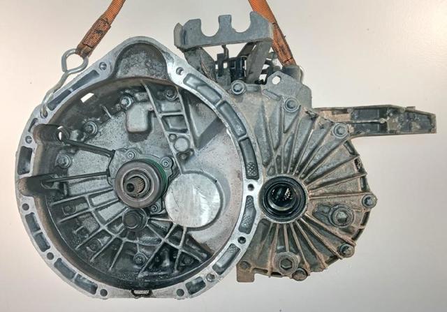 Mechaniczna skrzynia biegów w komplecie A1683602000 MERCEDES