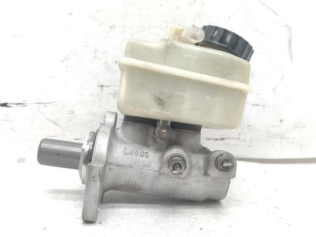 Zbiorniczek głównego cylindra hamulcowego (płynu hamulcowego) A1684300302 MERCEDES