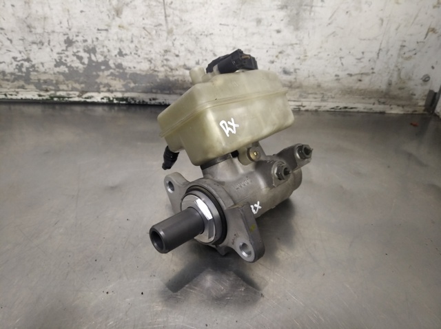 Zbiorniczek głównego cylindra hamulcowego (płynu hamulcowego) A1684300302 MERCEDES