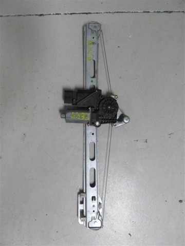 Mechanizm podnoszenia szyby drzwi przednich prawych A1687200446 MERCEDES