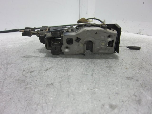 Zamek drzwi przednich lewych A1687201935 MERCEDES