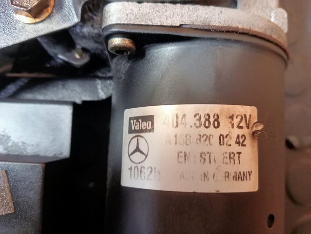 Silniczek wycieraczki szyby przedniej A1688200242 MERCEDES