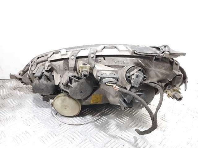 Reflektor prawy A1688200261 MERCEDES