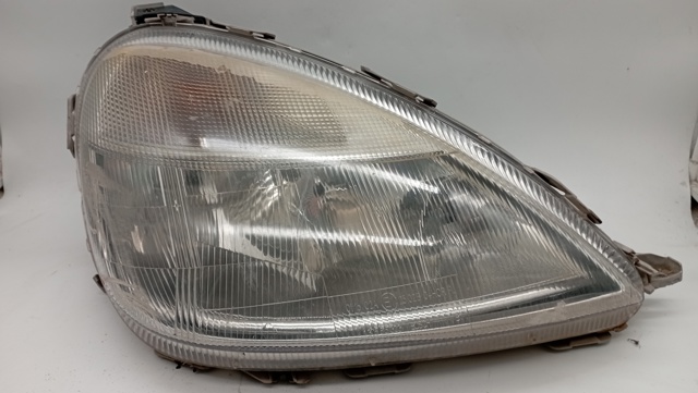 Reflektor prawy A1688201061 MERCEDES