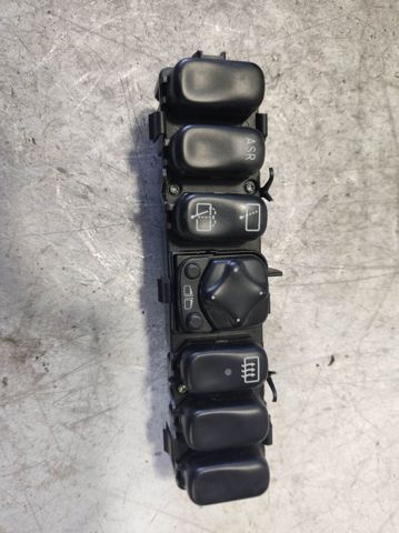 Blok przycisków na środkowej konsoli A1688203610 MERCEDES
