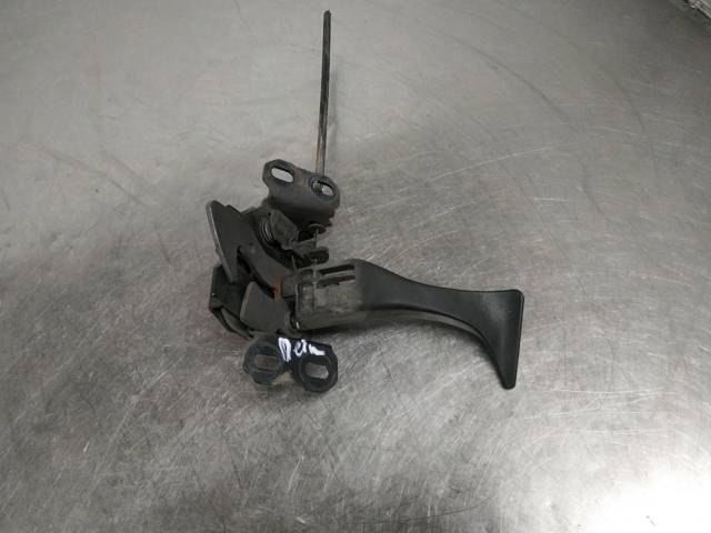 Zamek maski A1688800160 MERCEDES