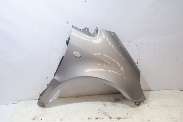 Błotnik przedni prawy A1688800818 MERCEDES
