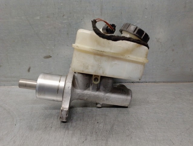 Zbiorniczek głównego cylindra hamulcowego (płynu hamulcowego) A1694300202 MERCEDES