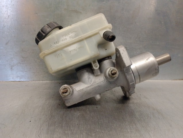 Zbiorniczek głównego cylindra hamulcowego (płynu hamulcowego) A1694300202 MERCEDES