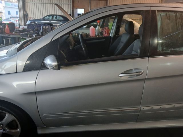 Drzwi przednie lewe A1697200505 MERCEDES