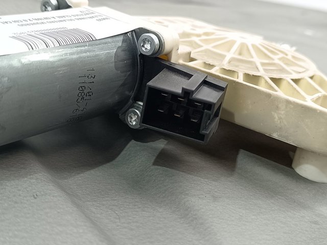 Mechanizm podnoszenia szyby drzwi przednich lewych A1697202979 MERCEDES