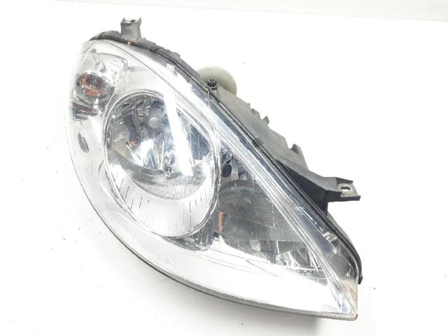 Reflektor prawy A1698200261 MERCEDES