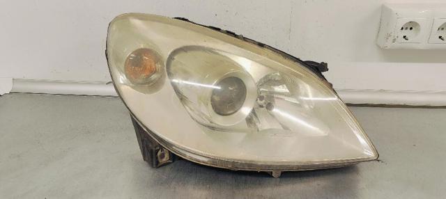 Reflektor prawy A1698201861 MERCEDES