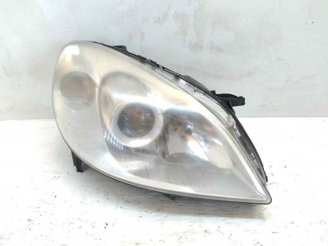 Reflektor prawy A1698201861 MERCEDES