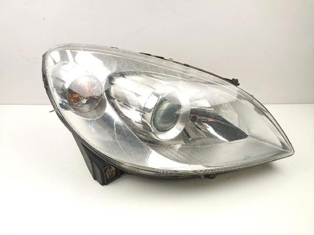 Reflektor prawy A1698201861 MERCEDES
