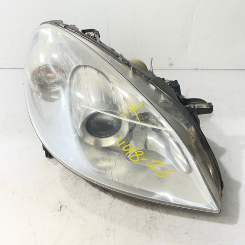 Reflektor prawy A1698201861 MERCEDES