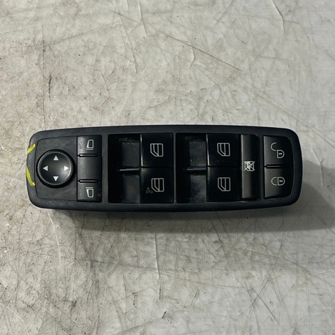 Panel przyciskowy sterowania podnośnikiem szyby przedni lewy A16982066109174 MERCEDES
