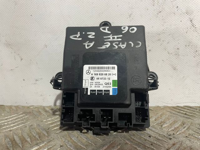 Mechanizm podnoszenia szyby drzwi przednich prawych A1698206826 MERCEDES