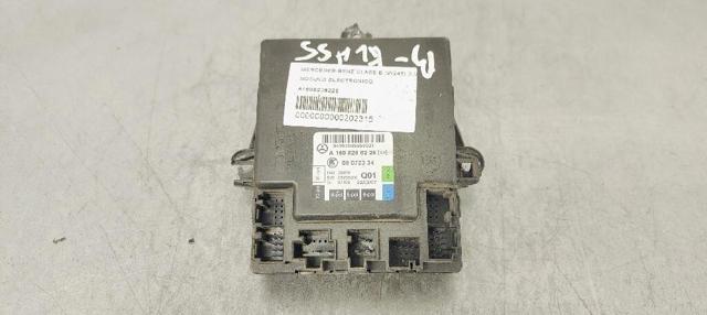 Mechanizm podnoszenia szyby drzwi przednich prawych A1698208226 MERCEDES