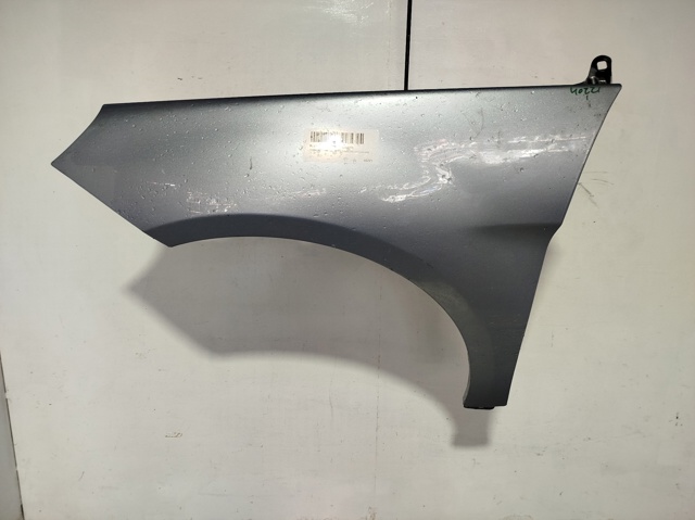Błotnik przedni lewy A1698800718 MERCEDES