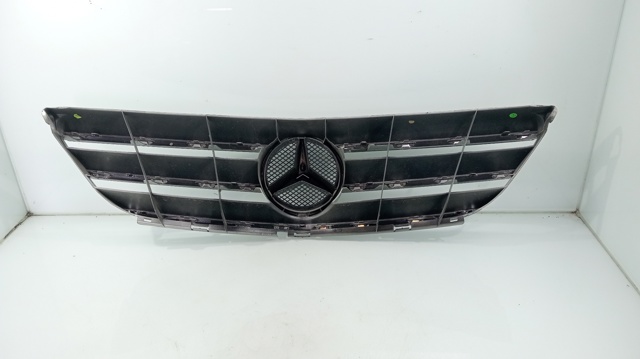 Atrapa chłodnicy A1698800883 MERCEDES