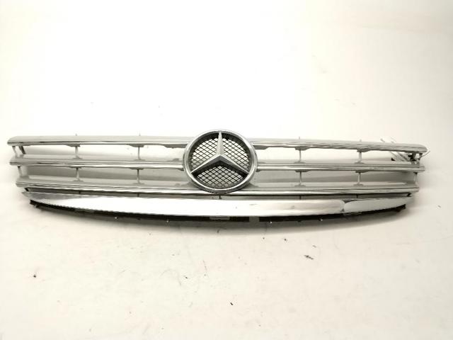 Atrapa chłodnicy A16988009839040 MERCEDES