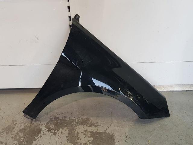 Błotnik przedni prawy A1698801018 MERCEDES