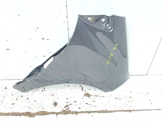 Błotnik przedni prawy A1698810201 MERCEDES