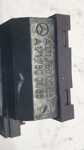Zamek klapy bagażnika (3/5 drzwi tylnych) A1717500085 MERCEDES