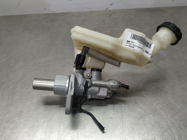 Zbiorniczek głównego cylindra hamulcowego (płynu hamulcowego) A1774304300 MERCEDES