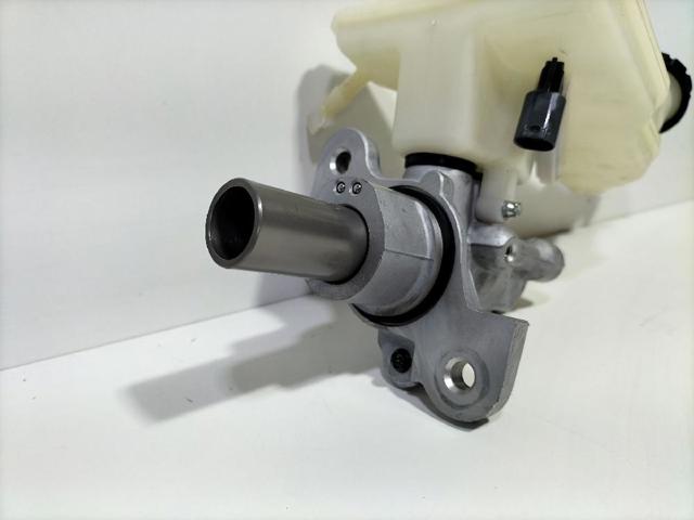 Zbiorniczek głównego cylindra hamulcowego (płynu hamulcowego) A1774304300 MERCEDES