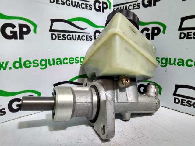 Zbiorniczek głównego cylindra hamulcowego (płynu hamulcowego) A2024300202 MERCEDES